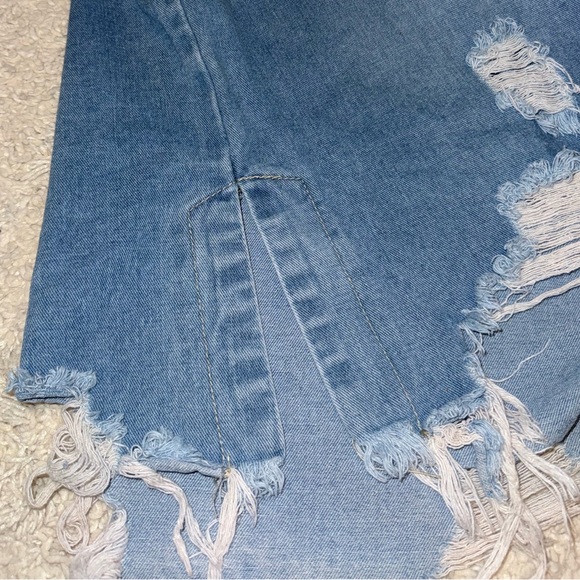 American Bazi Distressed Jean Jacket - M - Picture 5 of 6